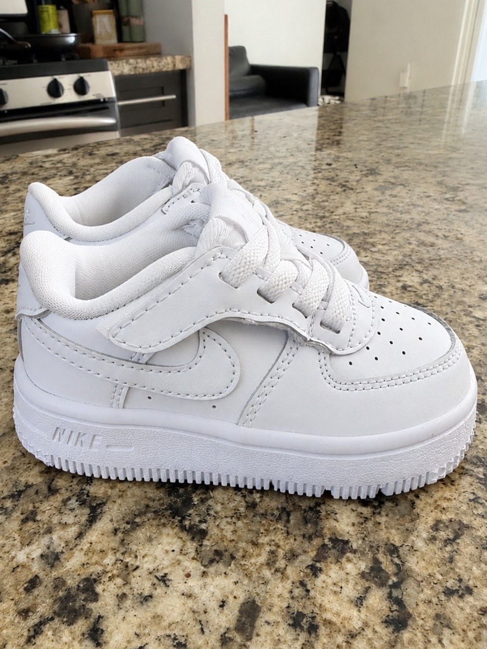 Nike Kids White Low-Top Velcro & Lace Sneaker